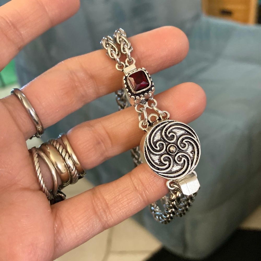 Handmade garnet & silver Celtic clasp design charm on wheat chain bracelet - Picture 10 of 10